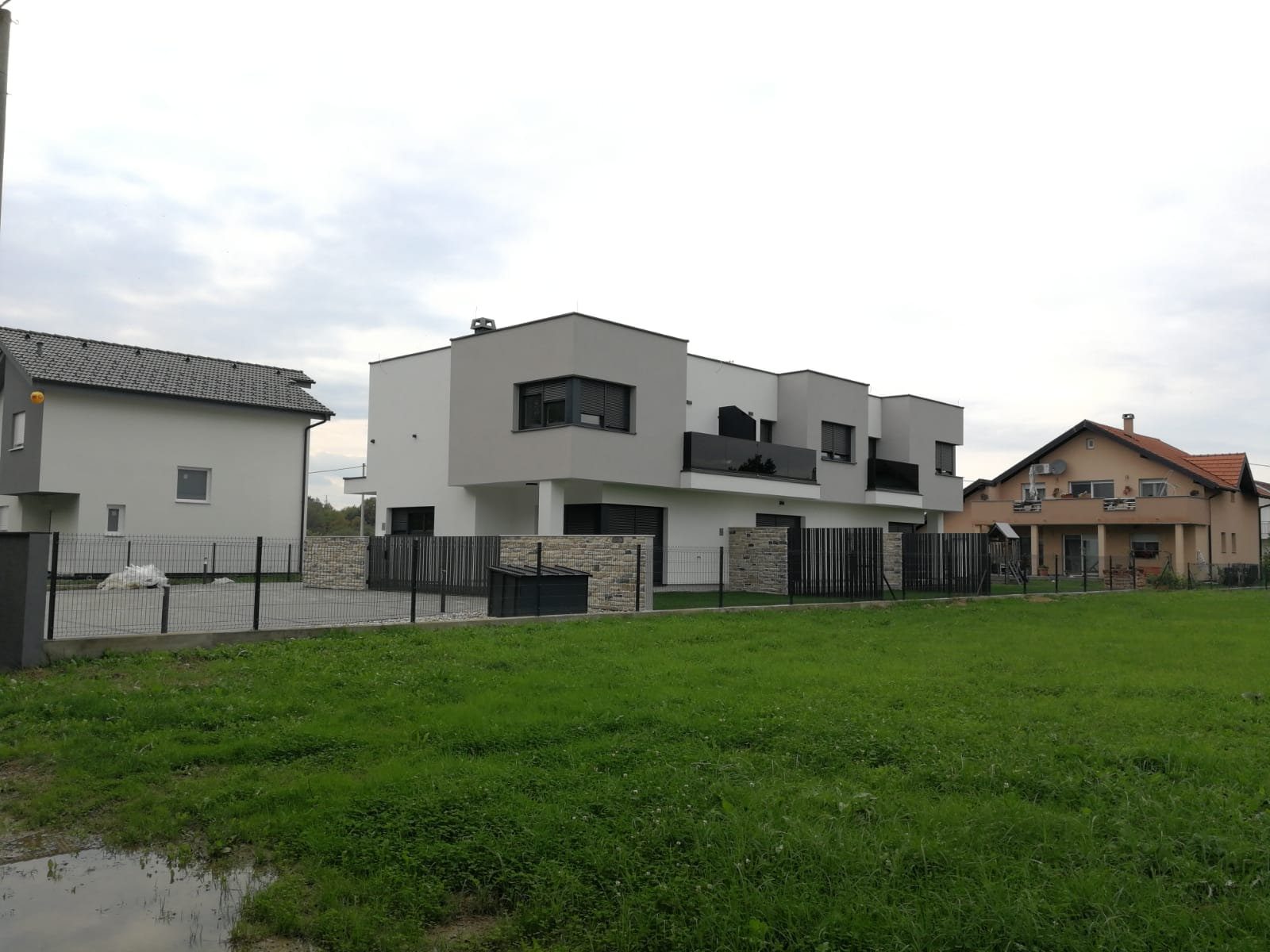 Projekt 1 — slika 1